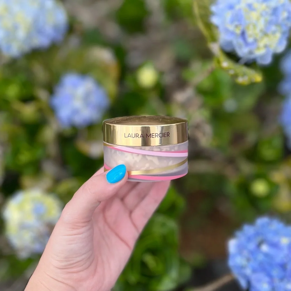 Laura Mercier Translucent Setting Powder - Picture 5 of 13
